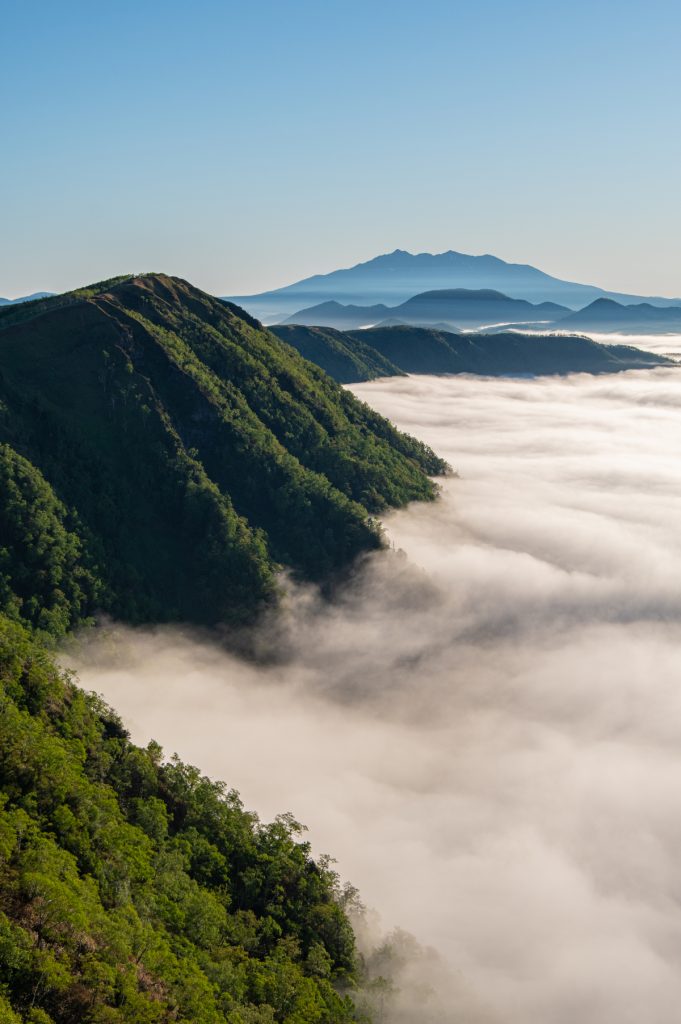 雲海と外輪山と斜里岳